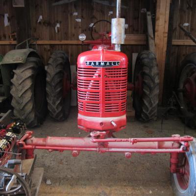 Tracteur IH Farmall modèle H - version large